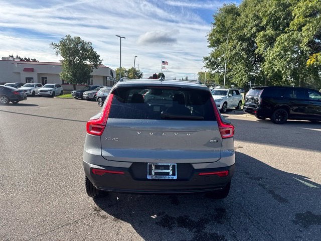 2026 Volvo XC40 B5 Ultra