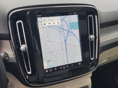 2023 Volvo XC40 B5 Plus Bright Theme