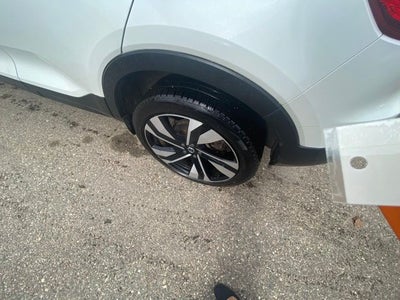 2023 Volvo XC40 B5 Plus Bright Theme