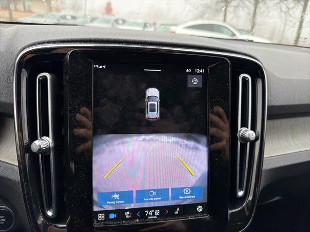 2023 Volvo XC40 B5 Core