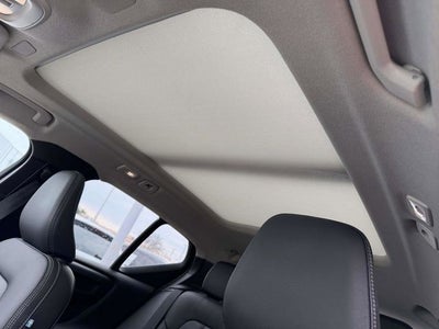 2023 Volvo XC40 B5 Plus Dark Theme