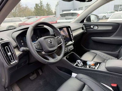 2023 Volvo XC40 B5 Plus Dark Theme