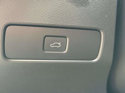 2023 Volvo XC40 B5 Plus Dark Theme