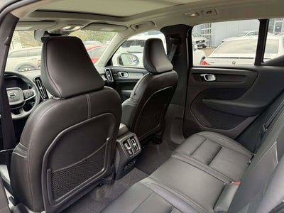 2023 Volvo XC40 B5 Plus Dark Theme