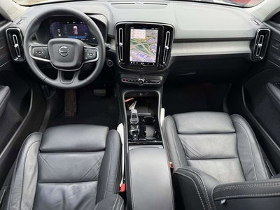 2023 Volvo XC40 B5 Plus Dark Theme