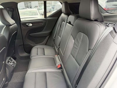 2023 Volvo XC40 B5 Plus Dark Theme