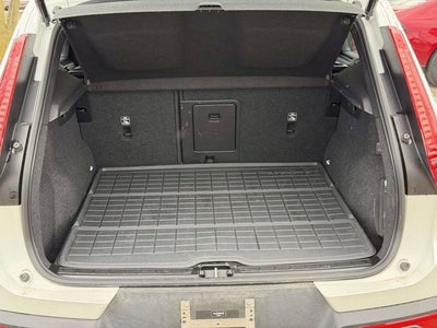 2023 Volvo XC40 B5 Plus Dark Theme