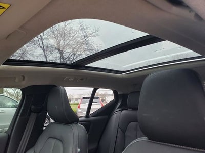 2023 Volvo XC40 B5 Plus Dark Theme