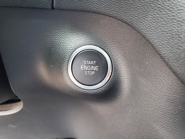 2023 Volvo XC40 B5 Plus Dark Theme