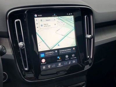 2023 Volvo XC40 B5 Plus Dark Theme