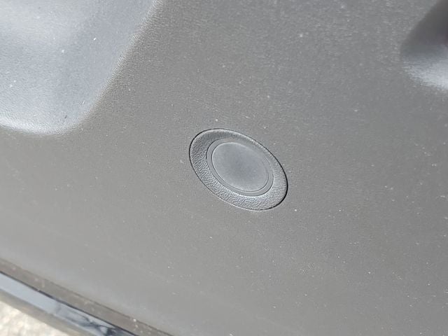 2023 Volvo XC40 B5 Plus Dark Theme