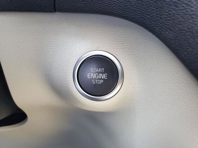 2023 Volvo XC40 B5 Plus Dark Theme