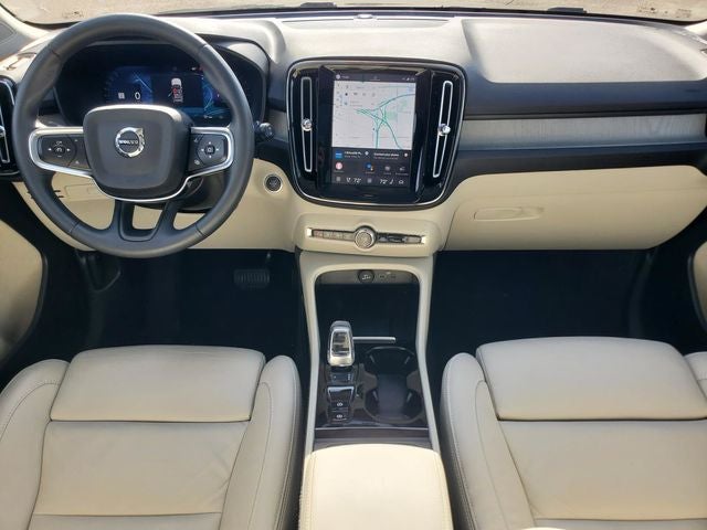 2023 Volvo XC40 B5 Plus Dark Theme