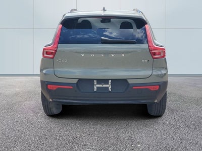 2023 Volvo XC40 B5 Plus Dark Theme