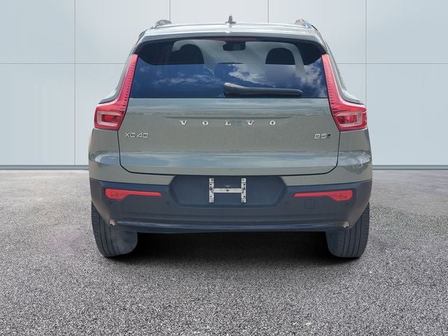 2023 Volvo XC40 B5 Plus Dark Theme