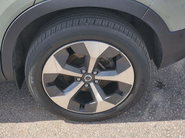 2023 Volvo XC40 B5 Plus Dark Theme