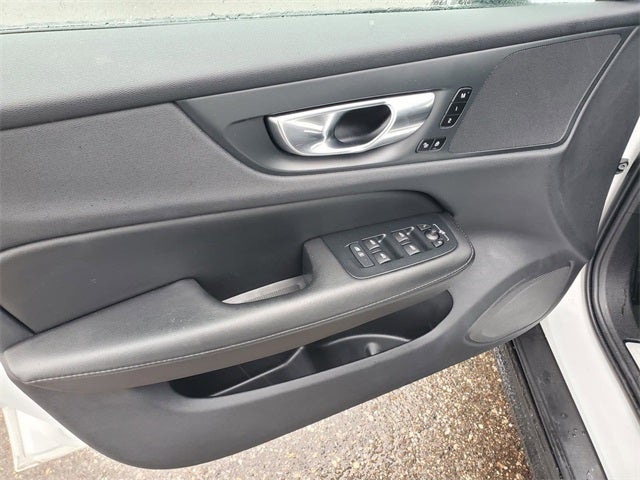 2025 Volvo V60 Cross Country B5 Plus