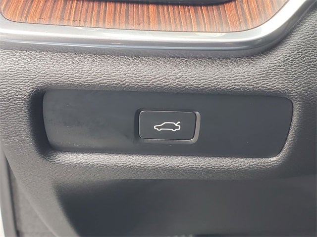 2025 Volvo V60 Cross Country B5 Plus