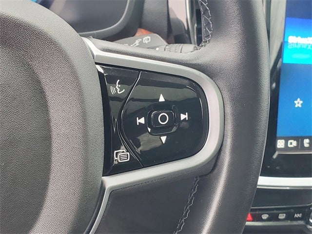 2025 Volvo V60 Cross Country B5 Plus