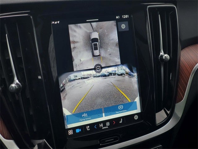 2025 Volvo V60 Cross Country B5 Plus