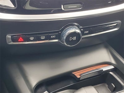 2025 Volvo V60 Cross Country B5 Plus