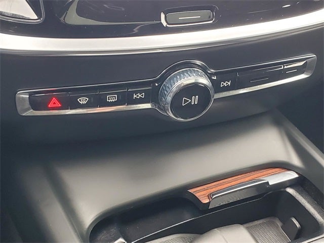 2025 Volvo V60 Cross Country B5 Plus