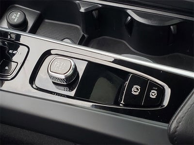 2025 Volvo V60 Cross Country B5 Plus