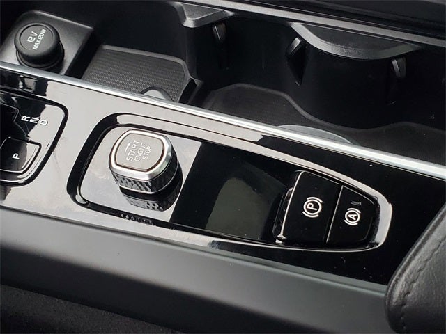 2025 Volvo V60 Cross Country B5 Plus