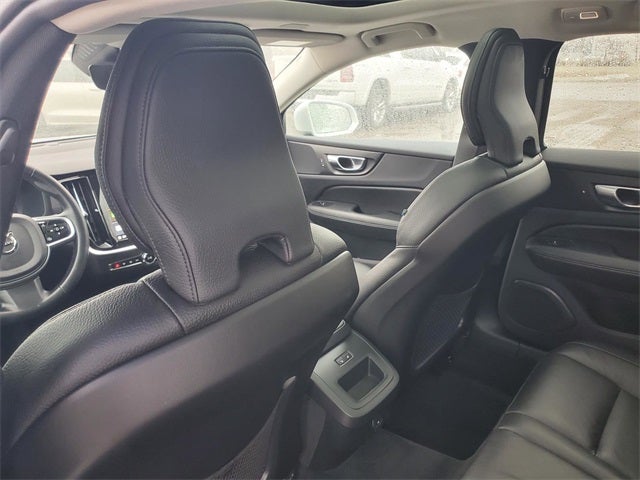 2025 Volvo V60 Cross Country B5 Plus