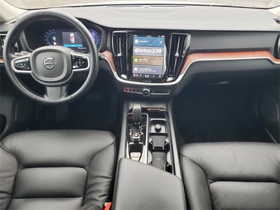 2025 Volvo V60 Cross Country B5 Plus