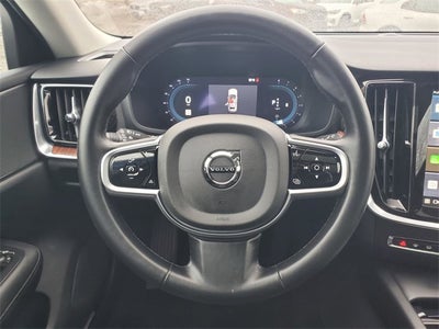 2025 Volvo V60 Cross Country B5 Plus