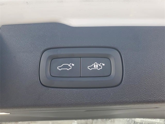 2025 Volvo V60 Cross Country B5 Plus