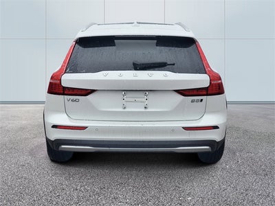 2025 Volvo V60 Cross Country B5 Plus