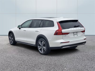 2025 Volvo V60 Cross Country B5 Plus