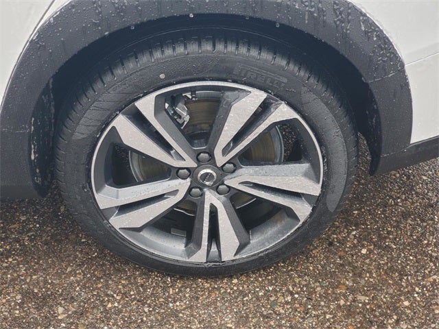 2025 Volvo V60 Cross Country B5 Plus