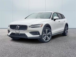 2025 Volvo V60 Cross Country B5 Plus