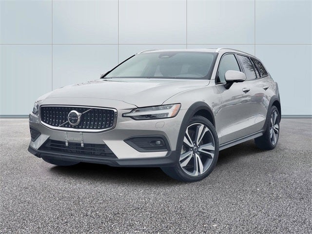 2025 Volvo V60 Cross Country B5 Plus