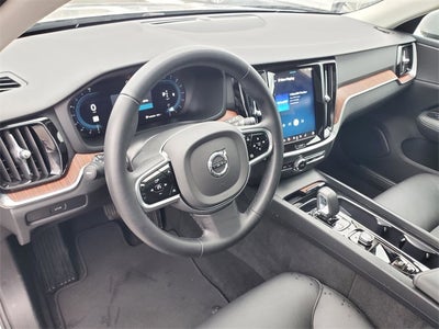 2025 Volvo V60 Cross Country B5 Plus