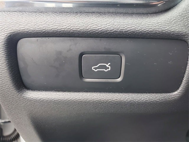 2025 Volvo V60 Cross Country B5 Plus