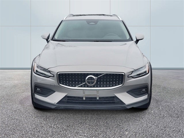 2025 Volvo V60 Cross Country B5 Plus