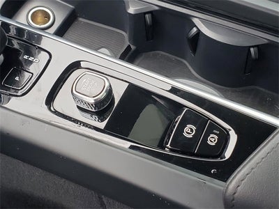 2025 Volvo V60 Cross Country B5 Plus