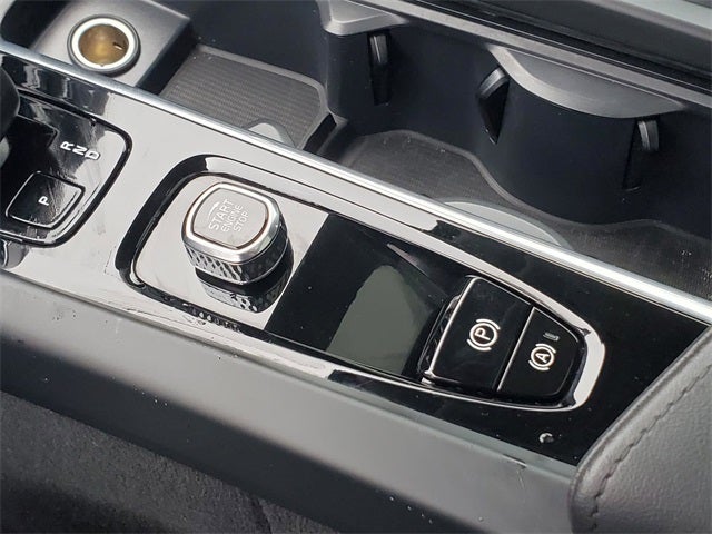 2025 Volvo V60 Cross Country B5 Plus