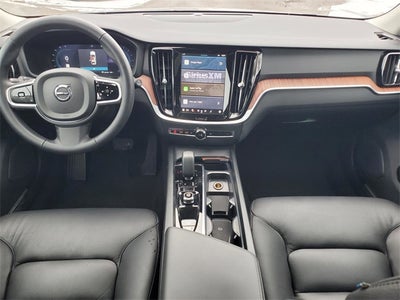 2025 Volvo V60 Cross Country B5 Plus