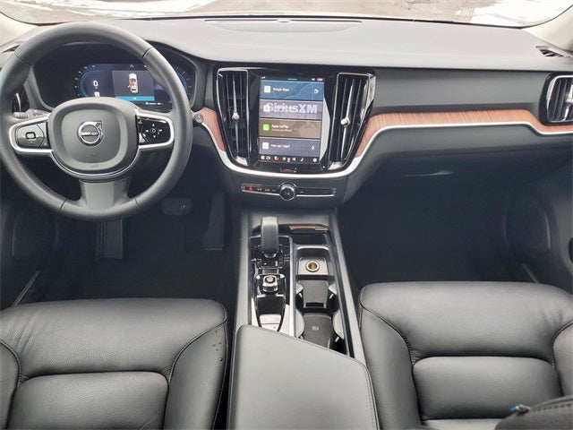 2025 Volvo V60 Cross Country B5 Plus