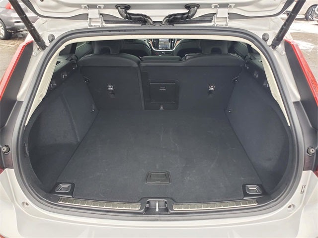 2025 Volvo V60 Cross Country B5 Plus