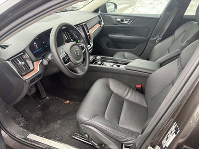 2025 Volvo V60 Cross Country B5 Plus