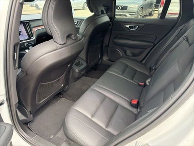 2025 Volvo V60 Cross Country B5 Plus