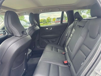 2025 Volvo V60 Cross Country B5 Plus