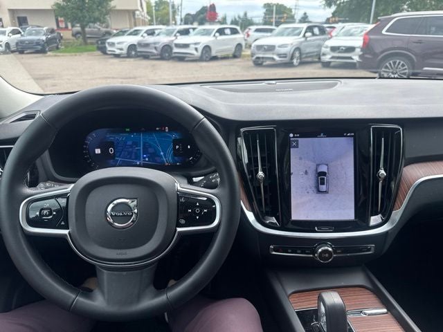 2025 Volvo V60 Cross Country B5 Plus