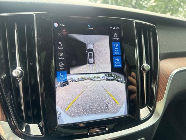 2025 Volvo V60 Cross Country B5 Plus